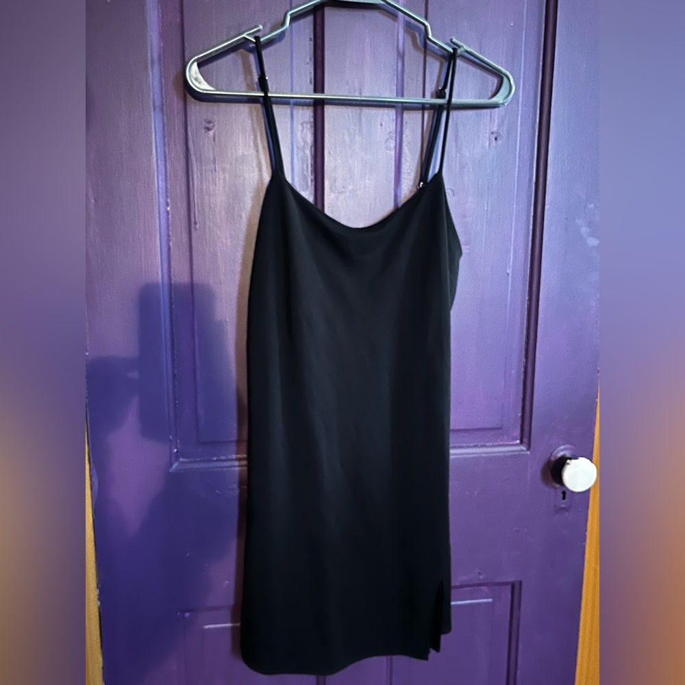 Audrey 3+1 perfect little black shift dress